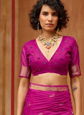 Rani pink munga cotton handloom weaving organza weaving pallu  traditional wear saree 4