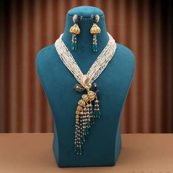 Green color peacock inspired matte gold necklace set 2
