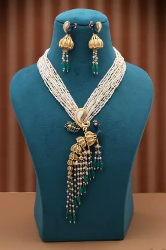 Green color peacock inspired matte gold necklace set