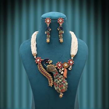 Multi color peacock inspired matte gold necklace set 2