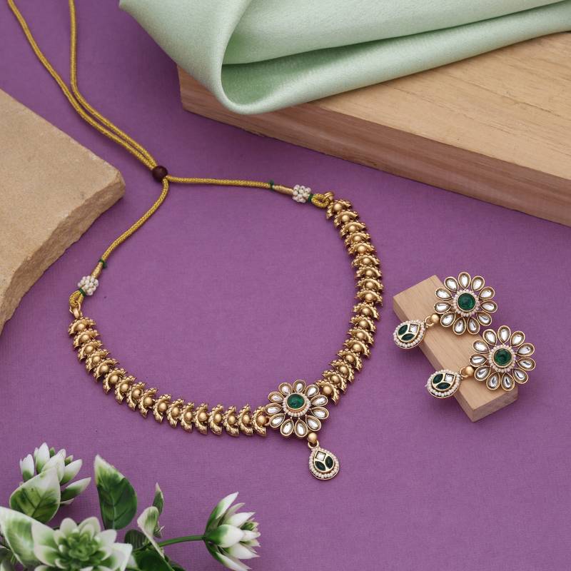 Green color matte gold necklace set