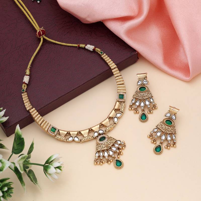 Green color matte gold necklace set