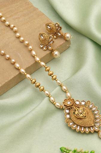 Gold color matte gold necklace set