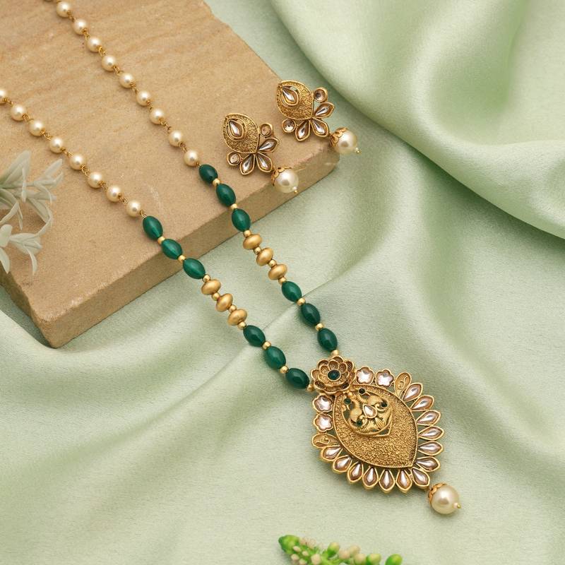 Green color matte gold necklace set