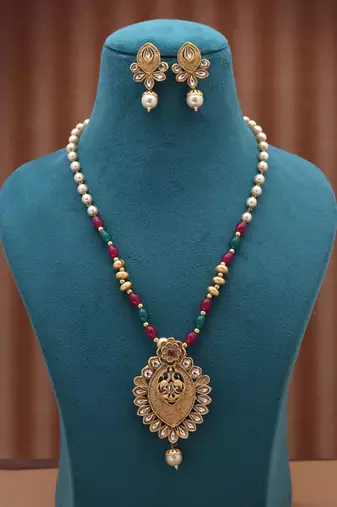 Rani & green color matte gold necklace set