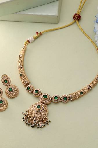 Green color matte gold necklace set