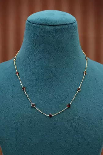 Maroon color fashion chain necklace
