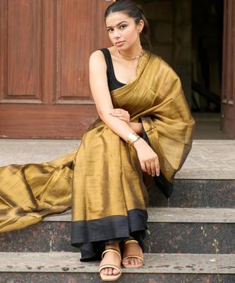 molten majesty antique gold tissue silk blend saree 2