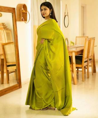 lime lustre pure silk blend saree with gold zari border 3