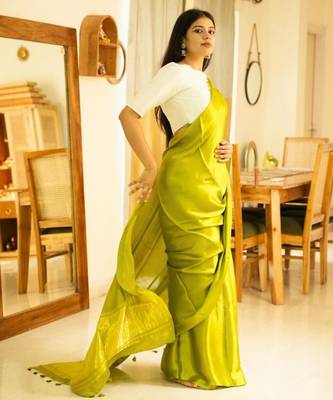 lime lustre pure silk blend saree with gold zari border 4