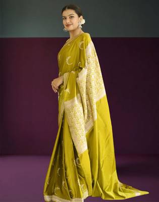 green banarasi silk saree with zari border 5