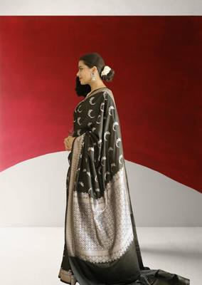 black banarasi silk saree with zari border 3