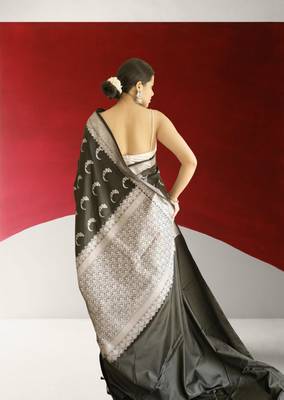 black banarasi silk saree with zari border 4