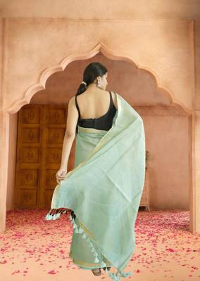 green tissue linen saree with zari border 5