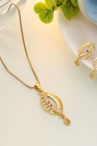 Gold color fashion chain pendant with earring
