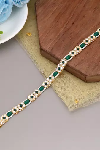 Green & white color kundan matha patti