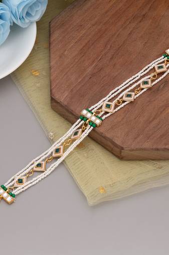 Green & white color kundan matha patti