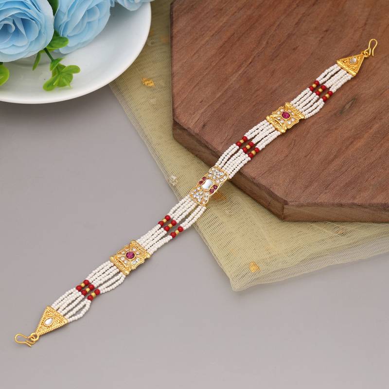 Maroon & white color kundan matha patti