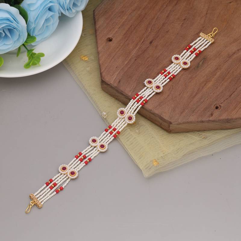 Red & white color matha patti