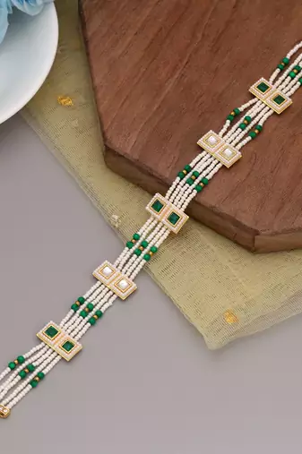 Green & white color kundan matha patti