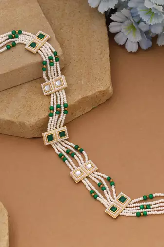 Green & white color kundan matha patti