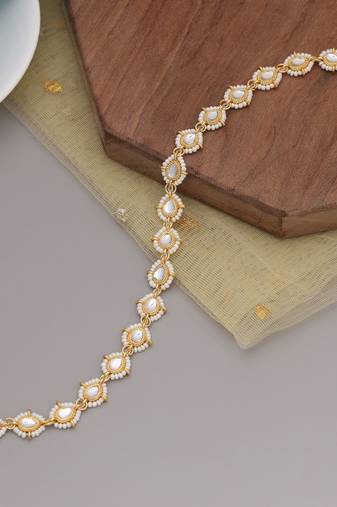 White color kundan matha patti