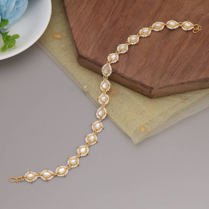 White color kundan matha patti