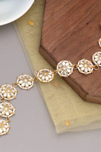 White color kundan matha patti