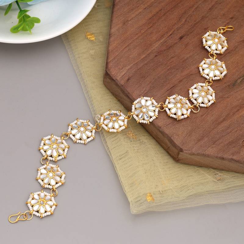 White color kundan matha patti