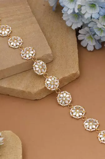 White color kundan matha patti