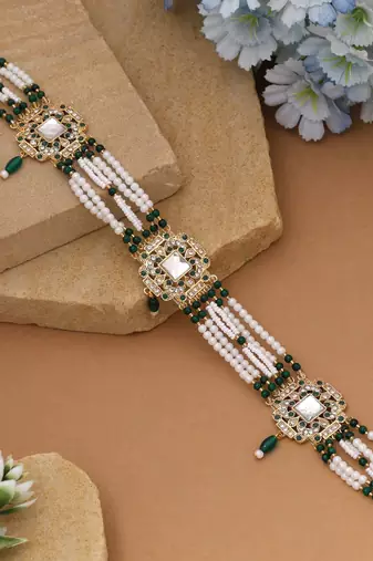 Green & white color kundan matha patti