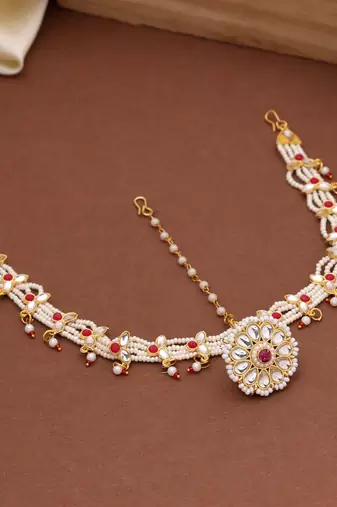 Red & white color kundan matha patti