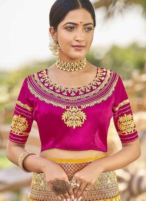 Yellow Woven Banarasi Silk Blend Saree With Blouse 2