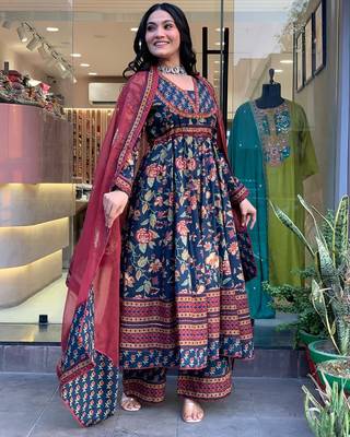 blue cotton printed flared kurta palazzo and dupatta set 5