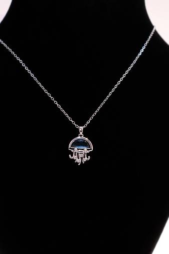 Women’s silver jellyfish pendant necklace | ocean inspired fashion jewelry for girls & women