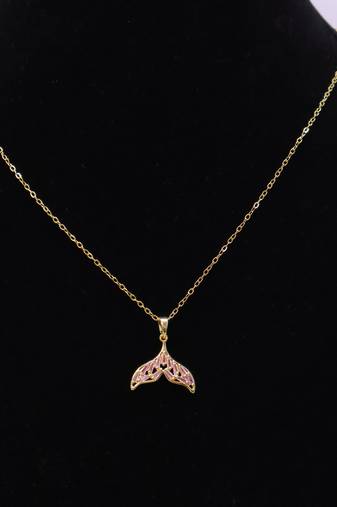 Women’s gold plated mermaid tail pendant necklace | stylish ocean theme jewelry