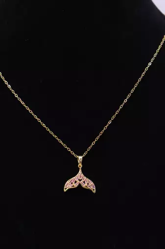 Women’s gold plated mermaid tail pendant necklace | stylish ocean theme jewelry