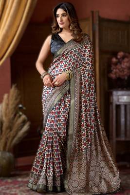 off white cluster digital saree with jacquard border & jhallar 1
