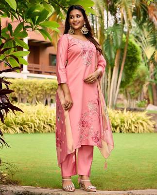 pink embroidered roman straight kurta pant and dupatta set 3