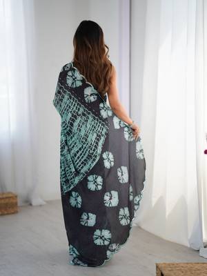 Women's sea green chinon digital printed designer saree with blouse 5