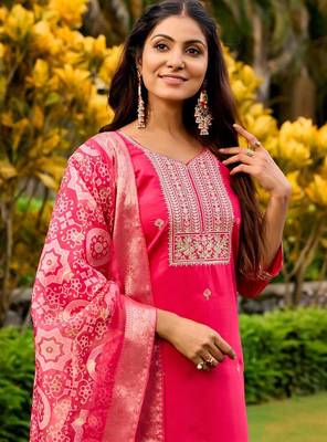 red embroidered roman straight kurta pant and dupatta set 2