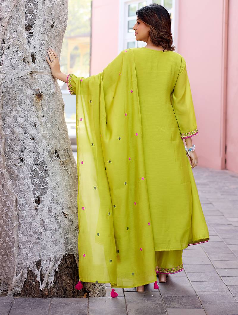 Women Ethnic Motifs Embroidered  Thread Work Chanderi  Kurta with Palazzos &  Dupatta