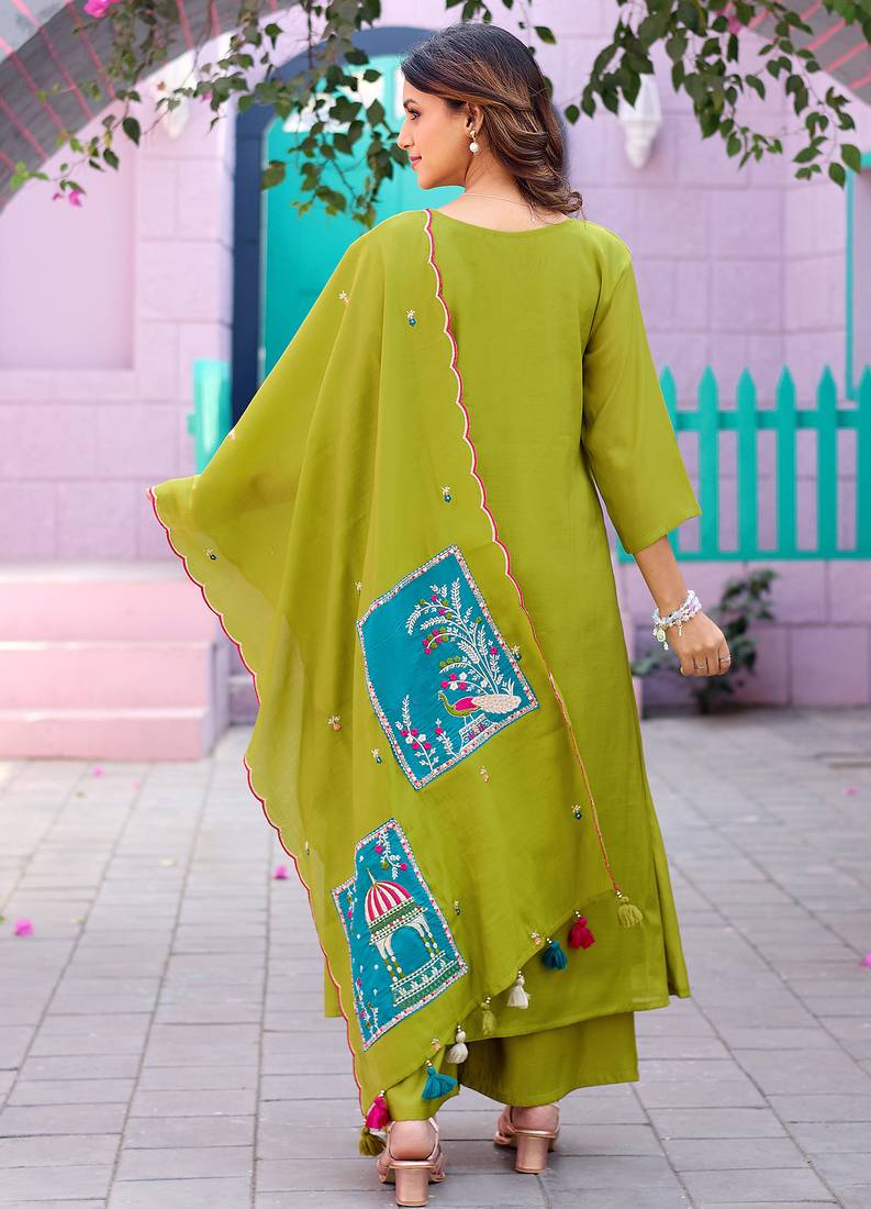 Women Ethnic Motifs Embroidered  Thread Work Chanderi  Kurta with Palazzos &  Dupatta
