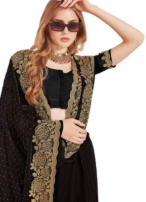 black silk party wear saree 4