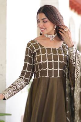 mehendi nc vichitra embroidered anarkali gown with matching dupatta 2