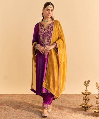 Purple embroidered velvet kurta set with dupatta 1