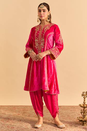Pink embroidered velvet kurta set