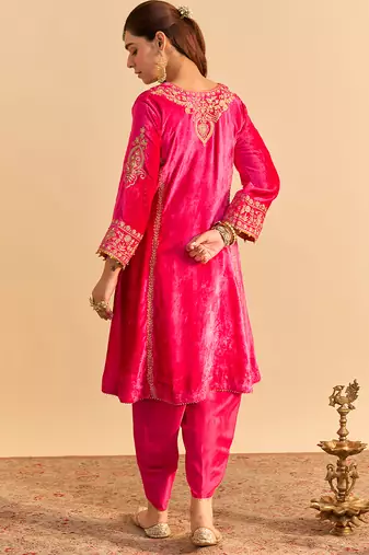 Pink embroidered velvet kurta set