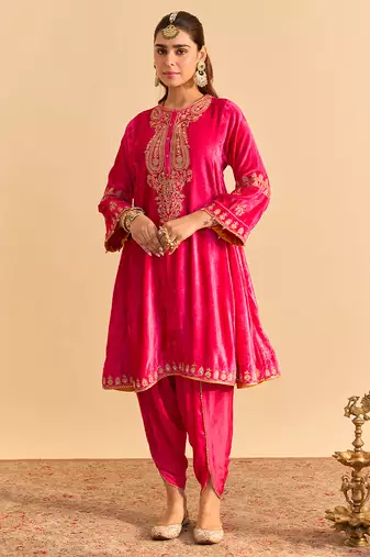 Pink embroidered velvet kurta set