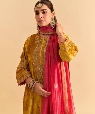Yellow embroidered velvet kurta set 2